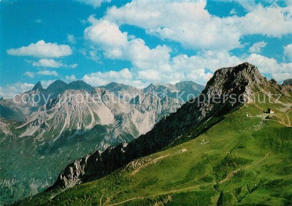 Kleinwalsertal Vorarlberg mit Kanzelwand und Allgäuer Hochgebirge