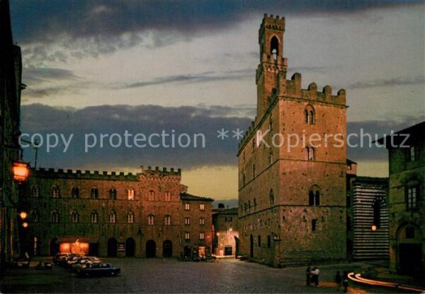 Volterra Piazza dei Priori Tramonto