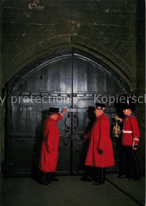 London Tower Yeoman Warders closing the gate o