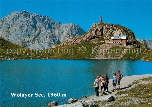 Wolayersee Hütte mit Biegengebirge