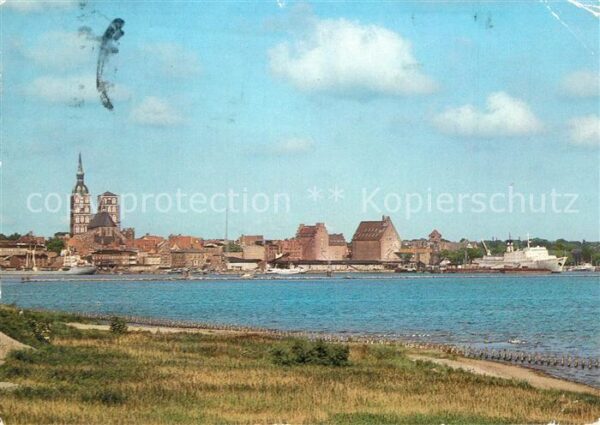 Stralsund Mecklenburg Vorpommern Blick vom Rügendamm