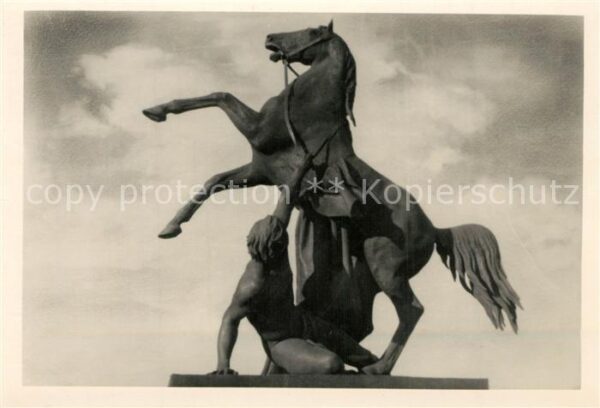 St Petersburg Leningrad Anitschkin Brücke Skulptur