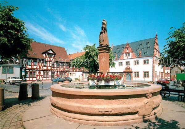 Gross-Umstadt Marktbrunnen und Rathaus