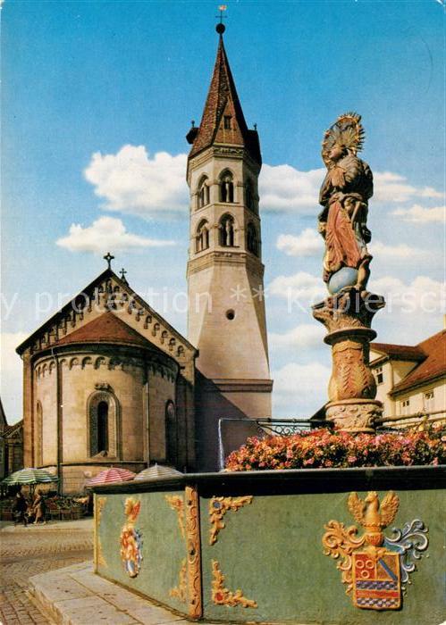 Schwaebisch Gmuend St Johanneskirche und Marienbrunnen am