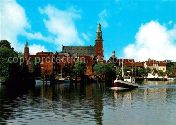 Leer Ostfriesland Hafen und Rathaus