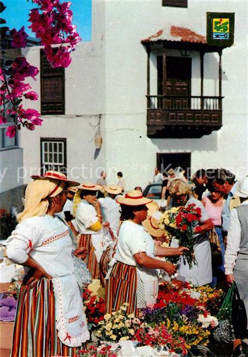 Puerto de la Cruz Blumenmarkt Frauen in Tracht