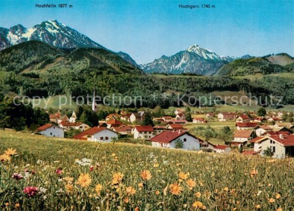 Bergen Chiemgau Gesamtansicht mit Hochfelln und Hochger