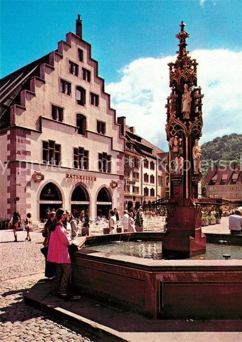 Freiburg Breisgau Münsterplatz Kornhaus Ratskeller mit Fi