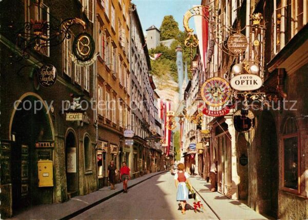 Salzburg Oesterreich Getreidegasse Mönchsberg