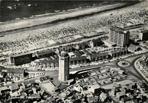Zandvoort Holland Fliegeraufnahme mit Strand Leuchtturm