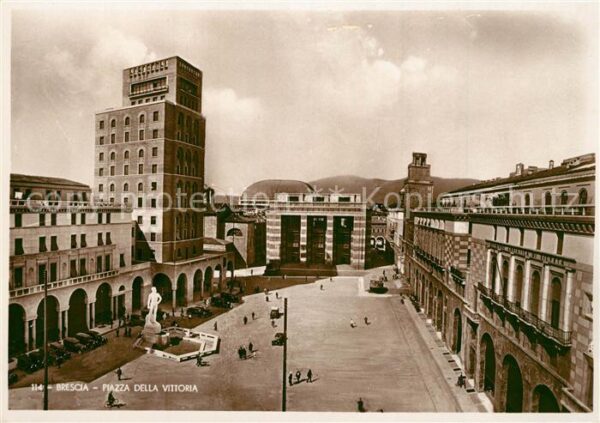 Brescia Piazza delle Vittoria