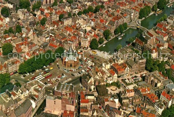 Amsterdam Niederlande Luchtopname van de Waag en omgeving