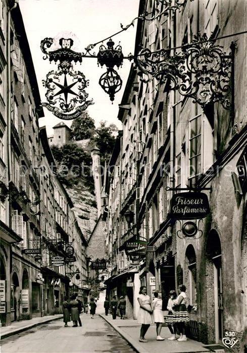 Salzburg Oesterreich Altstadt Getreidegasse