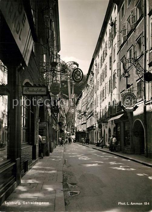 Salzburg Oesterreich Getreidegasse