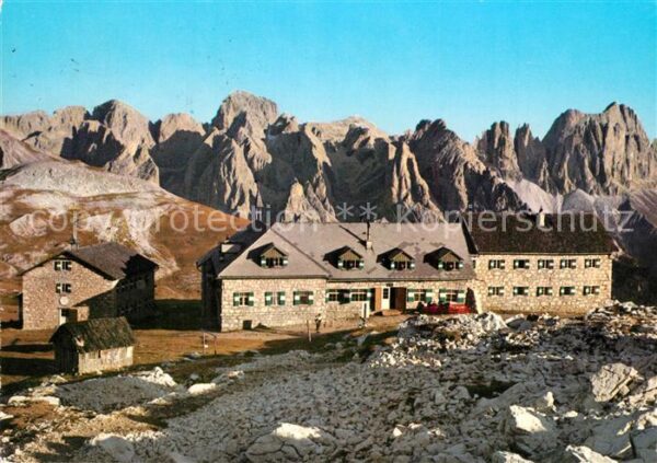 Bozen Suedtirol Schlernhäuser gegen Rosengarten Il Rifu