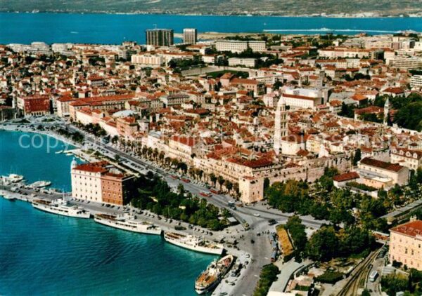 Split Spalato Fliegeraufnahme mit Hafen