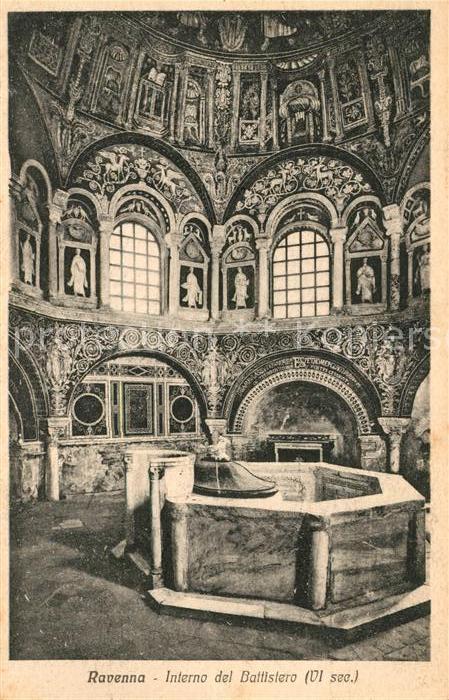 Ravenna Italia Interno del Battistero