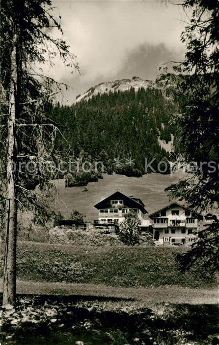 Mittelberg Kleinwalsertal Haus Wolfsburg und Roter Adler