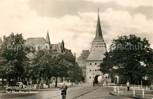 Rostock Karl Marx Platz mit Steintor
