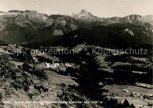 Sibratsgfaell Vorarlberg mit Gottesackerwände und Hoher Ifen