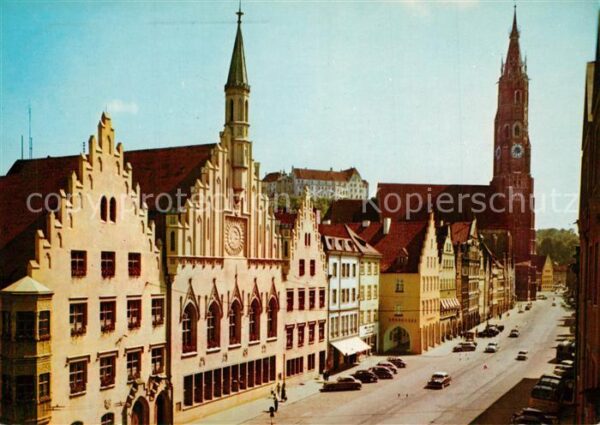 Landshut Isar Altstadt mit Rathaus St Martin und Burg