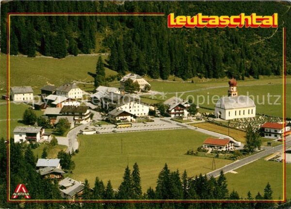Leutasch Kirchplatzl mit Hotel Xander Fliegerauf