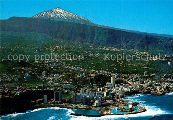 Puerto de la Cruz Vista aérea de la ciudad y el volcano T