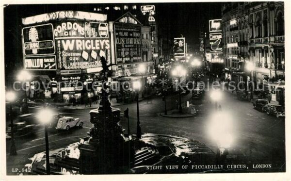 London Night View of Piccadilly Circus
