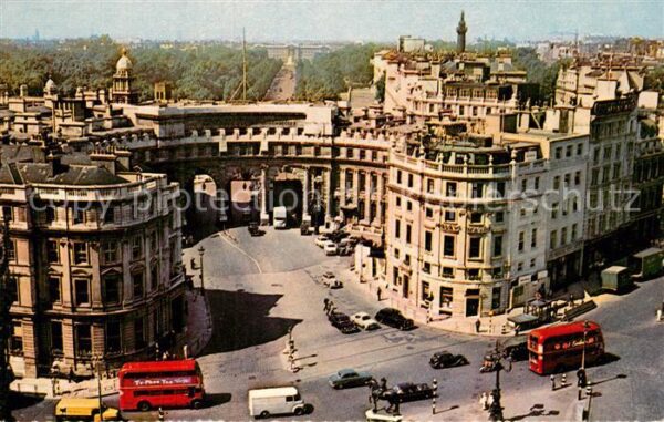 London Admiralty Arch and the Mall