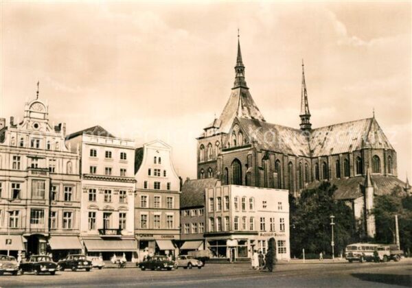 Rostock Thälmann Platz mit St Marien Kirche