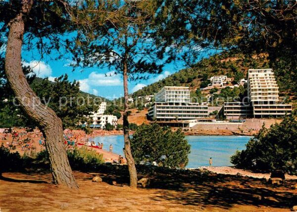 Cala Llonga Blick zum Strand mit Hotels