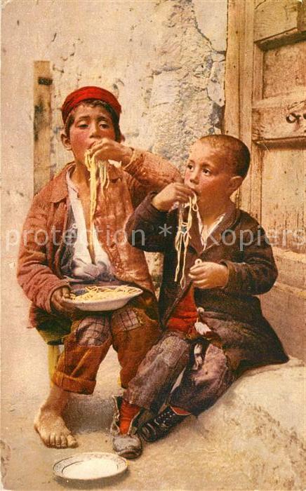 Neapel Napoli Tipi napoletani Kinder mit Spaghetti