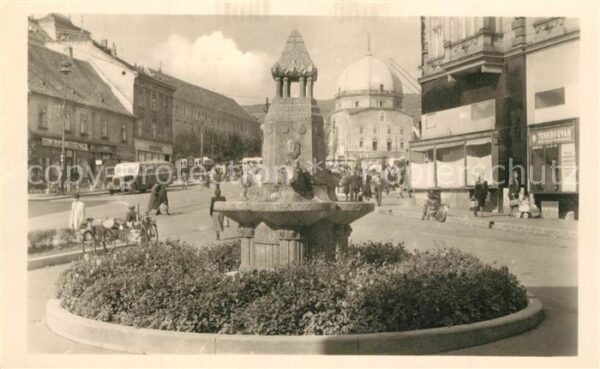 Pecs Szechenyi teri reszlet Brunnen
