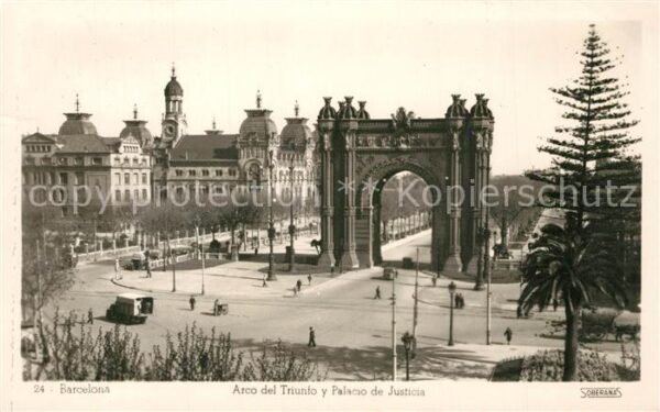 Barcelona Cataluna Arco del Triunfo y Palacio de Justicia