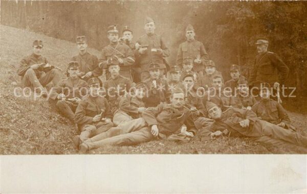Militaria Schweiz Privatfoto-Ak Gruppenfoto