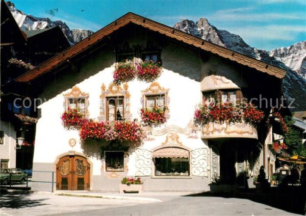 Seefeld Tirol Tiroler Schmuckkastli in Fussgänerzone