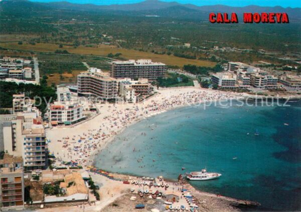 Cala Moreya Hotels am Strand Fliegeraufnahme