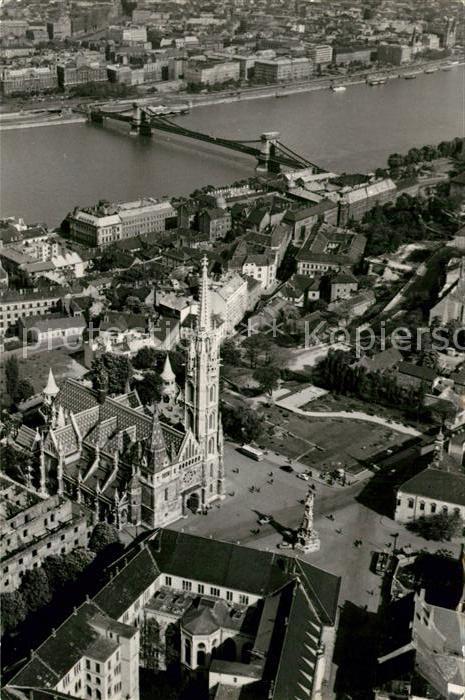 Budapest Ansicht mit Matthiaskirche Fliegeraufna