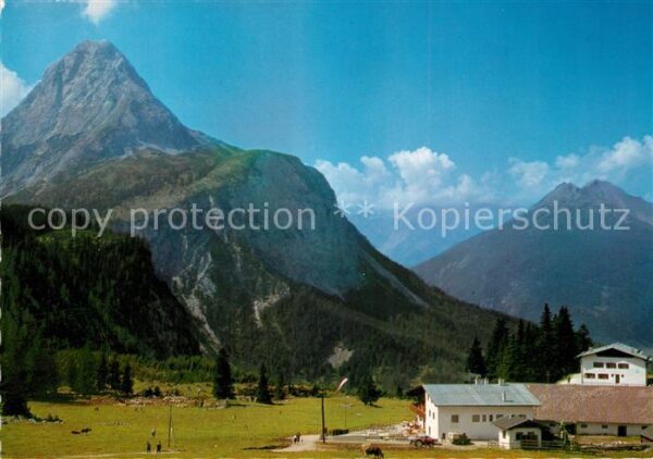 Ehrwald Tirol Ehrwalder Alm mit Sonnenspitze und Grub