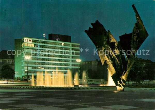 Berlin Ernst Reuter Platz Wasserspiele Nachtau