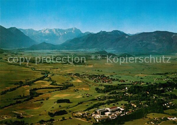 Murnau Staffelsee Unfallkrankenhaus mit Blick auf die Zug