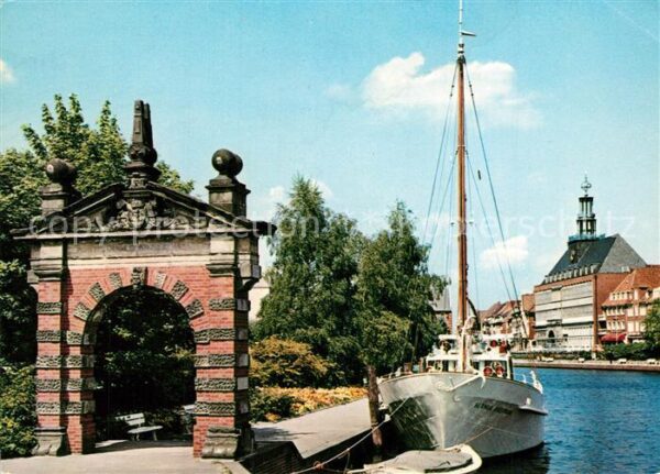 Emden Ostfriesland Hafentor Rathaus