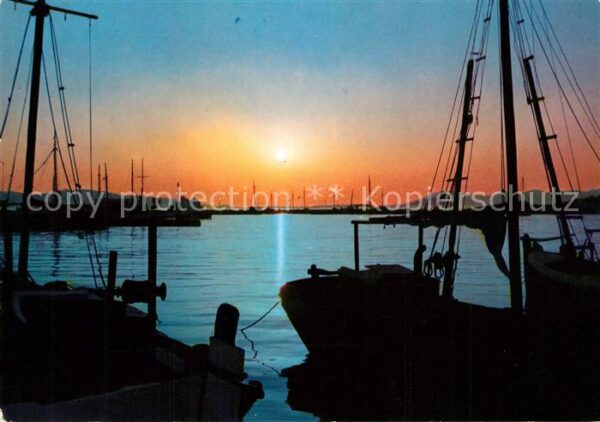 Egina Aegina Hafen Boote bei Sonnenuntergang