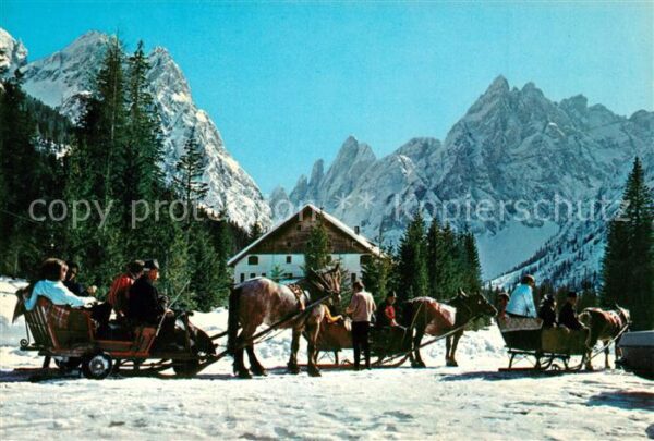 Sexten Sesto Suedtirol Dolomiten Hotel Pferdeschlitten