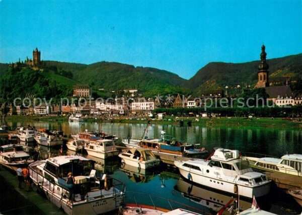 Cochem Mosel Yachthafen mit Moselpromenade und Reich