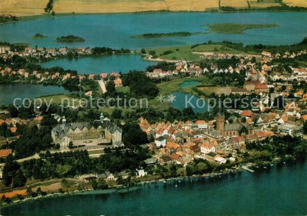 Ploen See Fliegeraufnahme Kirche