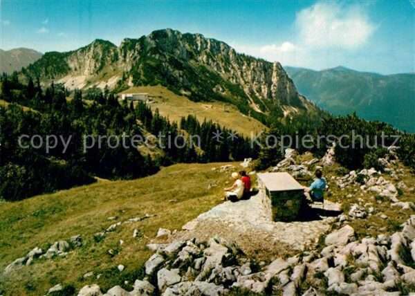 Kampenwand Chiemgau Berghotel mit Scheibenwand Bergwandern