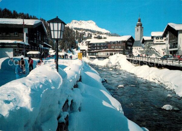 Lech Vorarlberg Partie am Fluss im Winter Kirche Blick