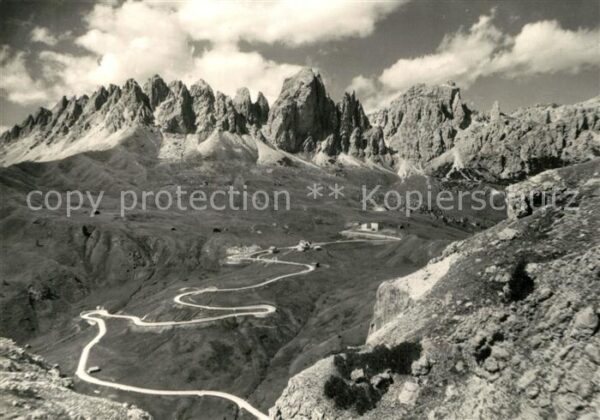 Groednerjoch mit Tschiergruppe Gebirgspanorama Dolom