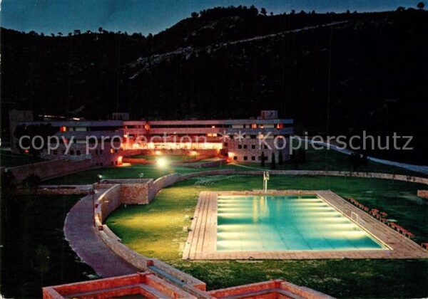 Pugnochiuso Piscina dell Hotel del Faro de notte